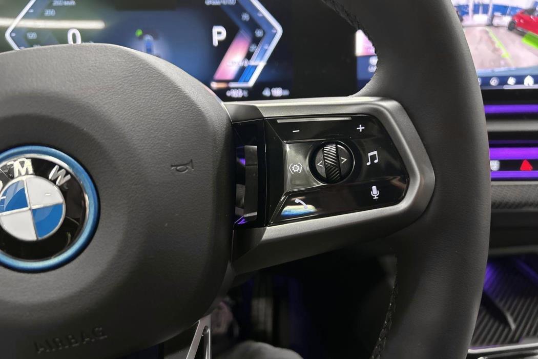 BMW i5 2025