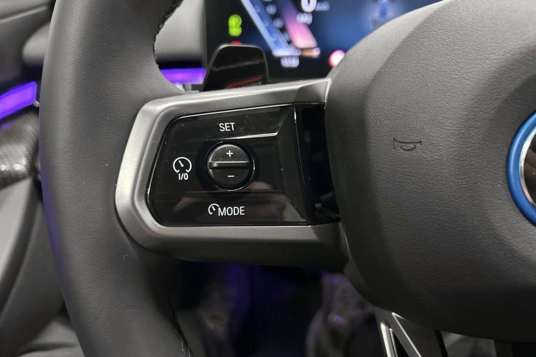 BMW i5 2025