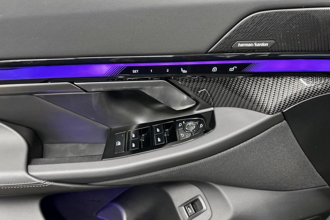 BMW i5 2025