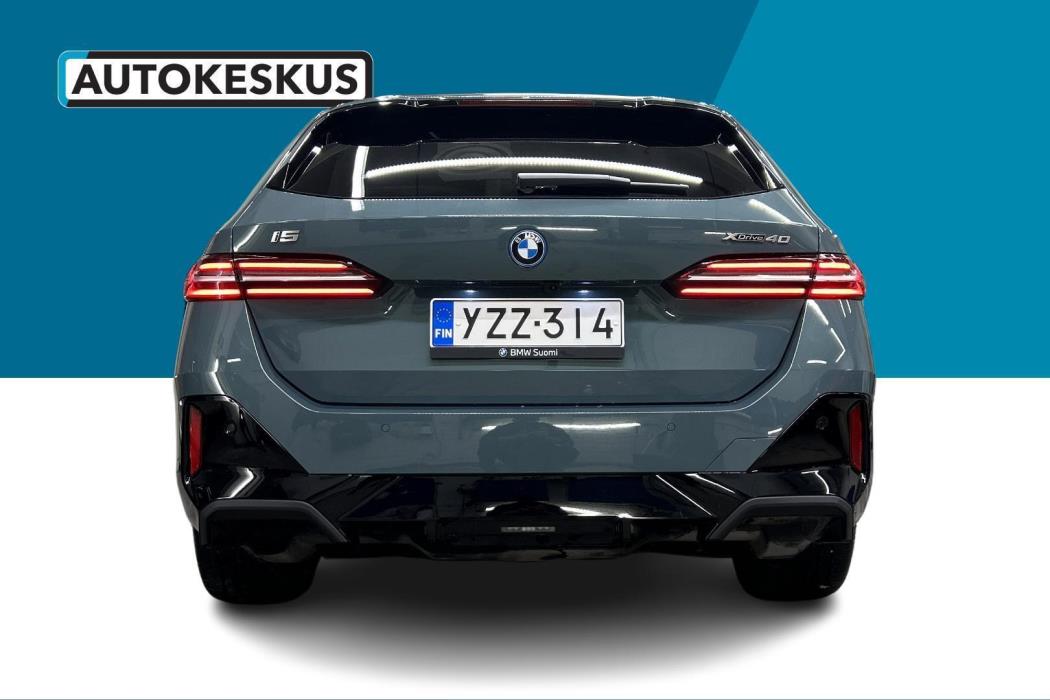 BMW i5 2025