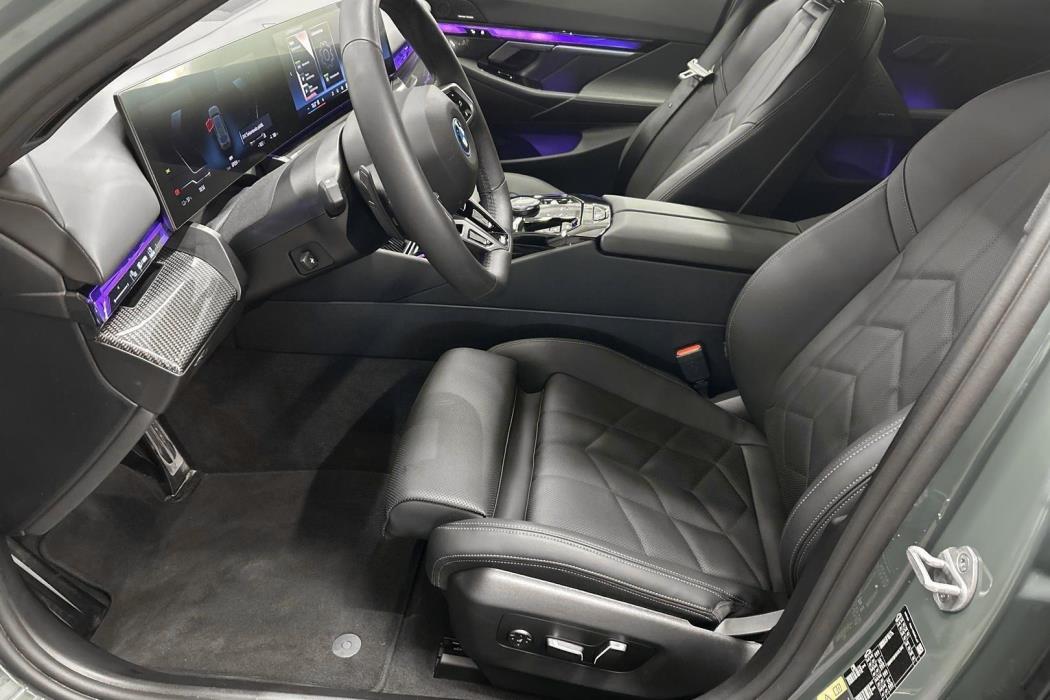 BMW i5 2025