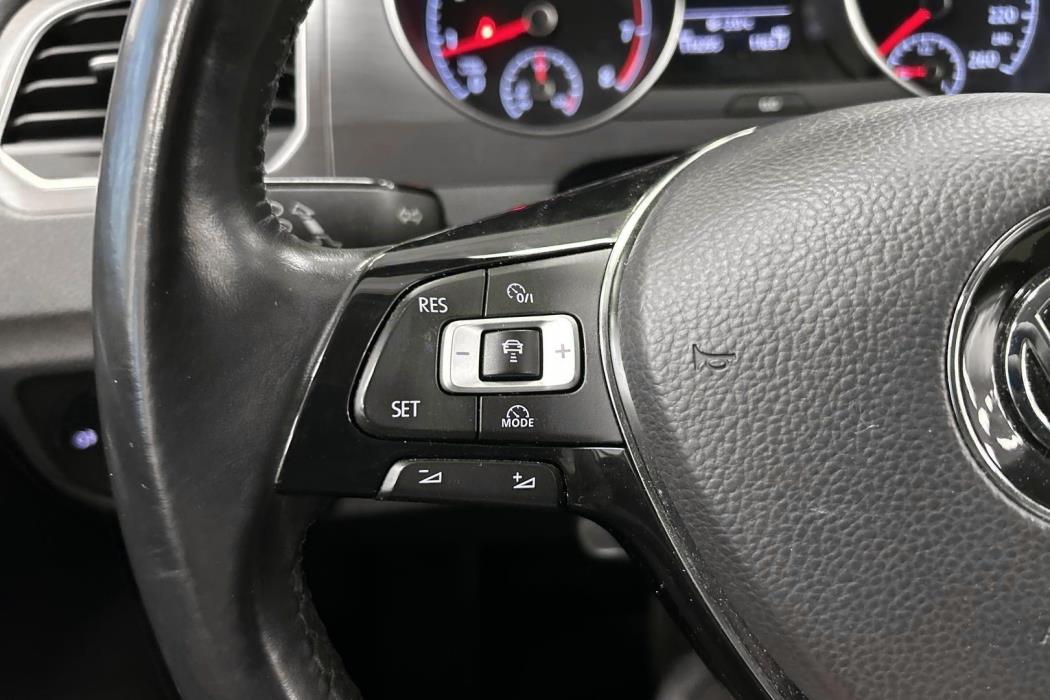 VOLKSWAGEN Golf Sportsvan 2018