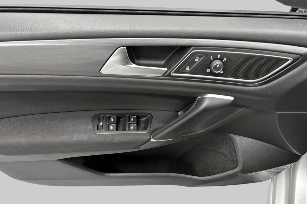 VOLKSWAGEN Golf Sportsvan 2018