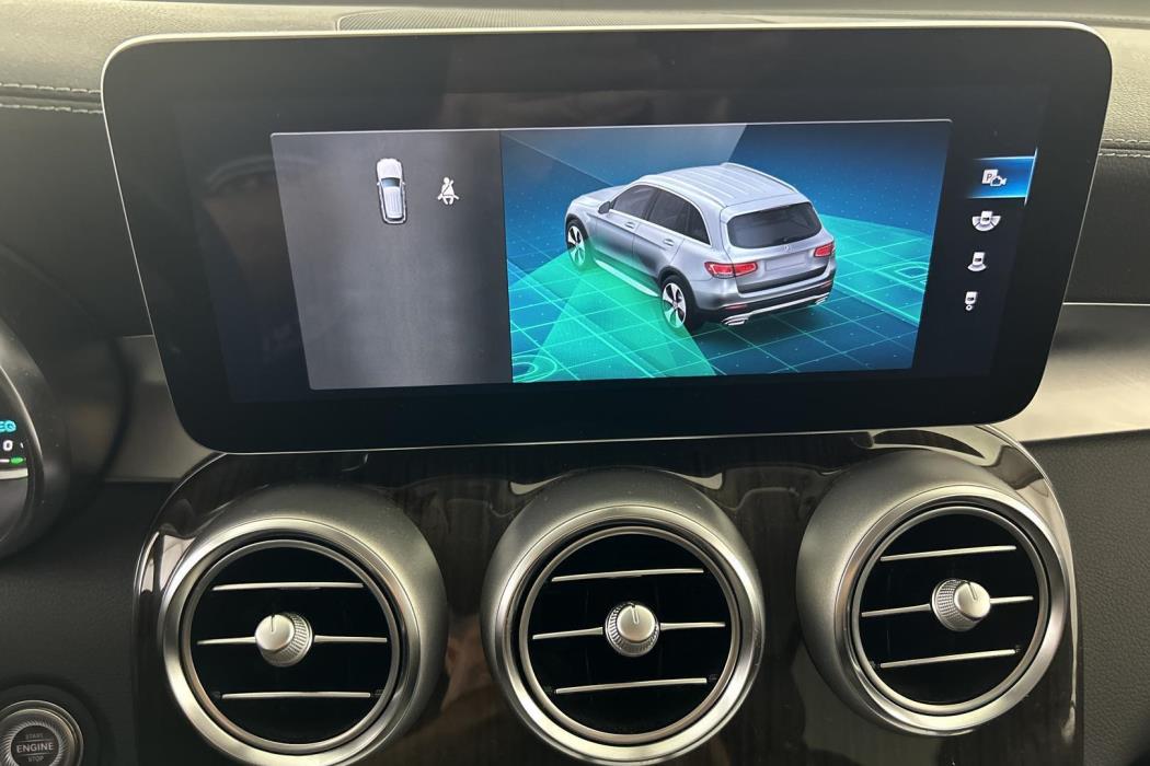 MERCEDES-BENZ GLC 2022