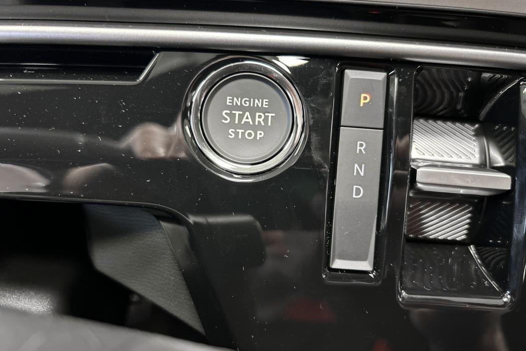 PEUGEOT E-3008 2026