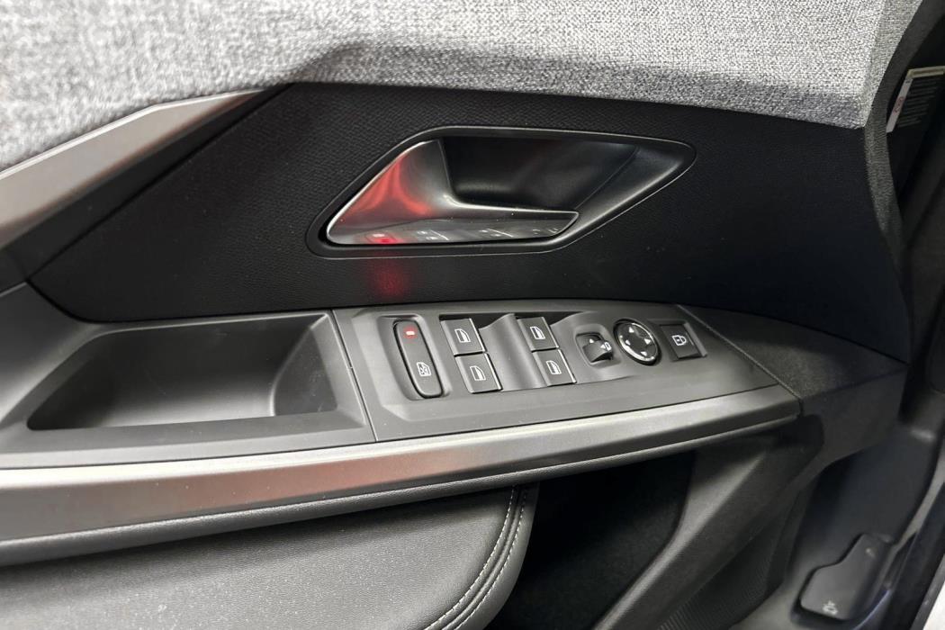 PEUGEOT E-3008 2026