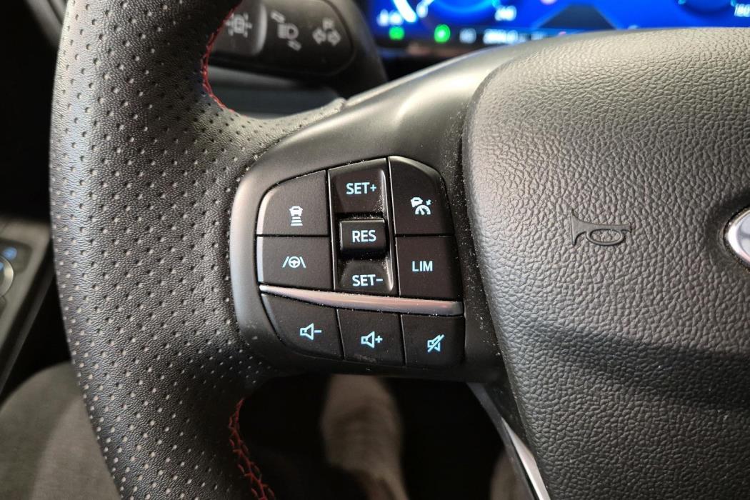 FORD KUGA 2023