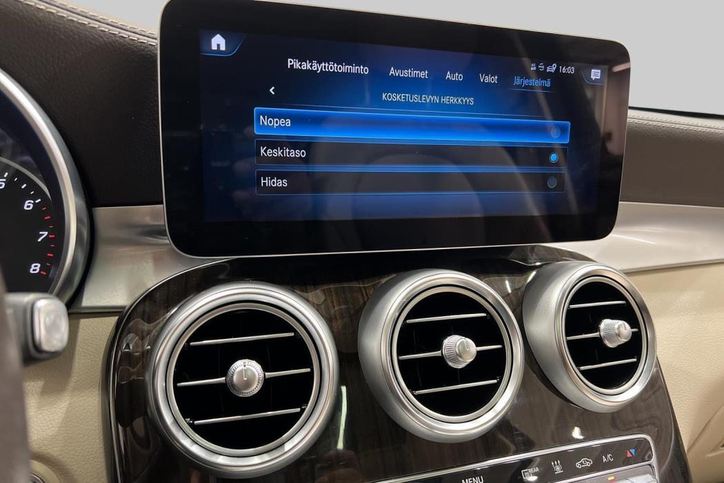 MERCEDES-BENZ GLC 2022