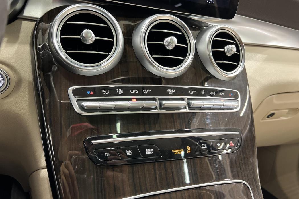 MERCEDES-BENZ GLC 2022