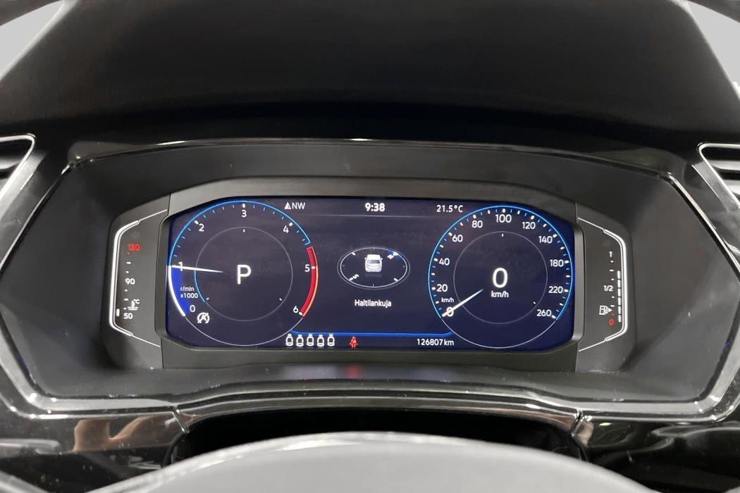 VOLKSWAGEN Touran 2022