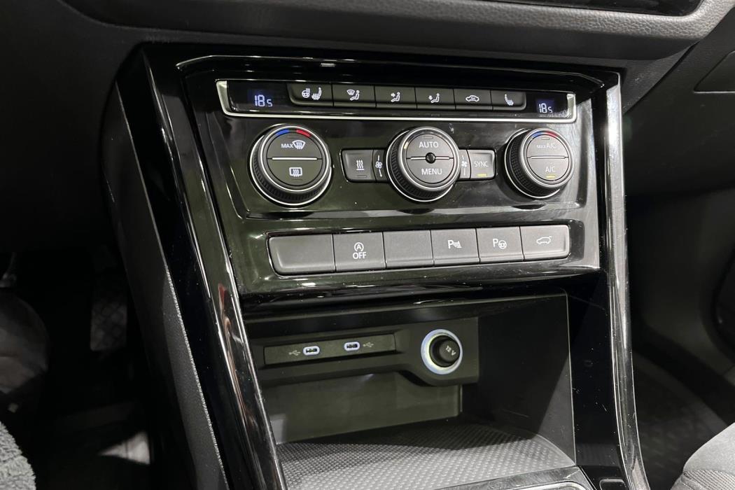 VOLKSWAGEN Touran 2022