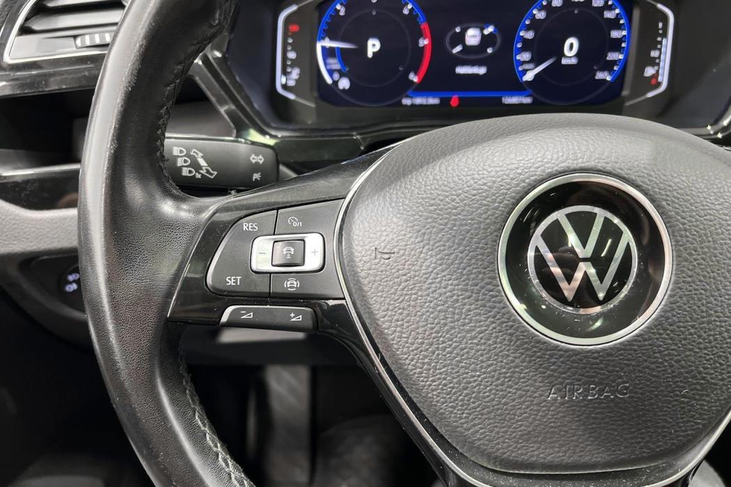 VOLKSWAGEN Touran 2022