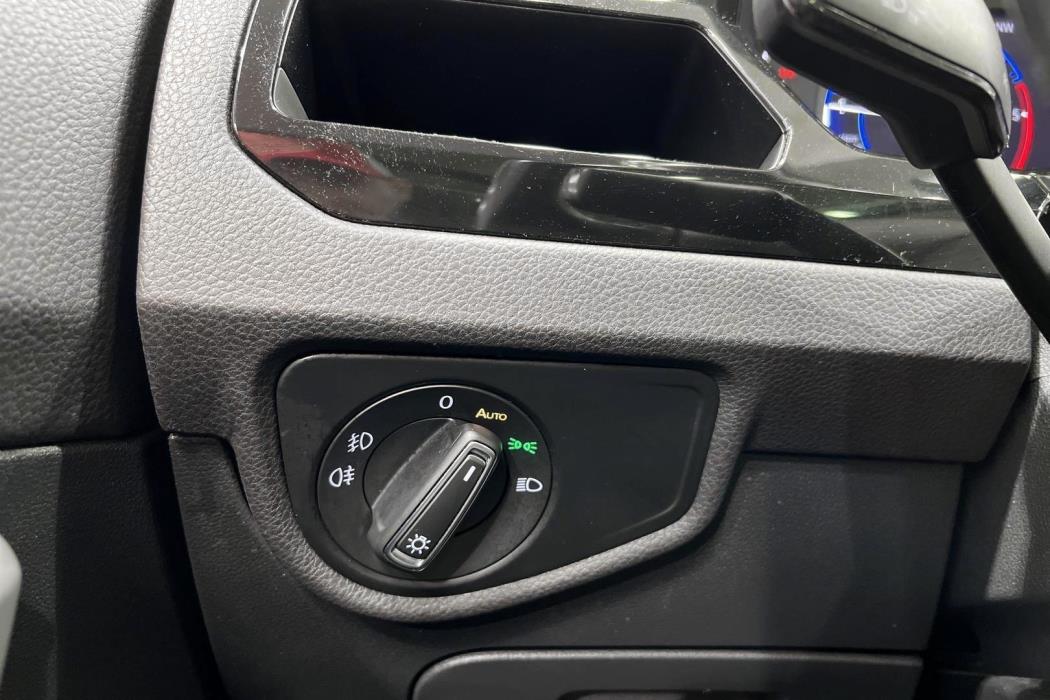 VOLKSWAGEN Touran 2022