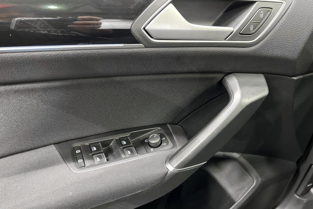 VOLKSWAGEN Touran 2022