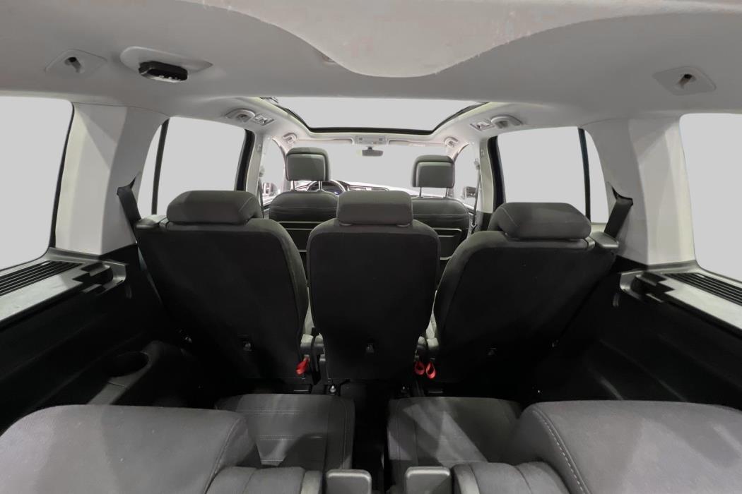 VOLKSWAGEN Touran 2022
