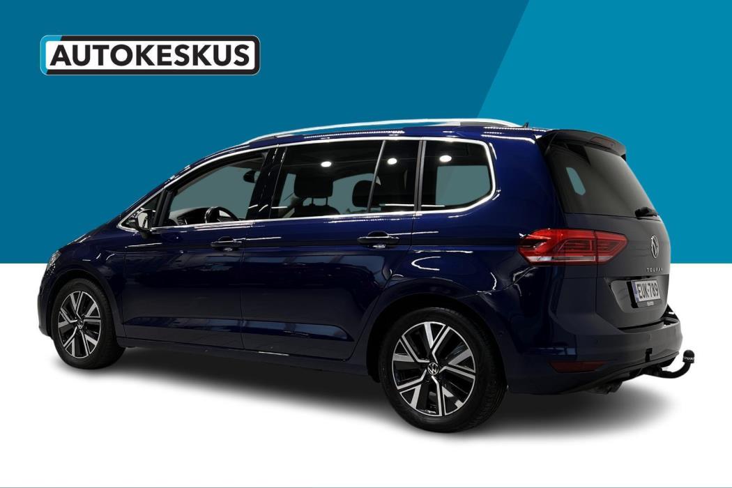 VOLKSWAGEN Touran 2022