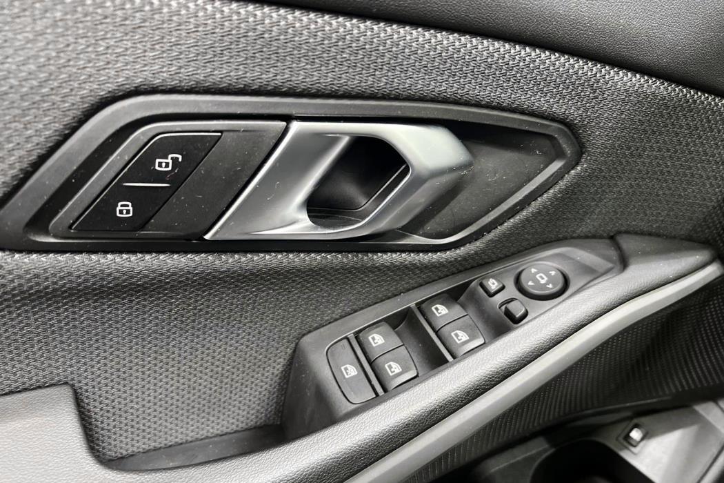 BMW 3-SARJA 2023