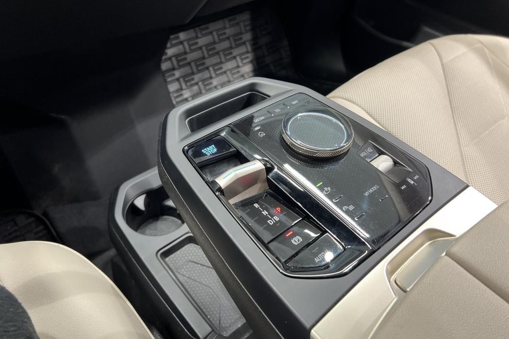 BMW IX 2023