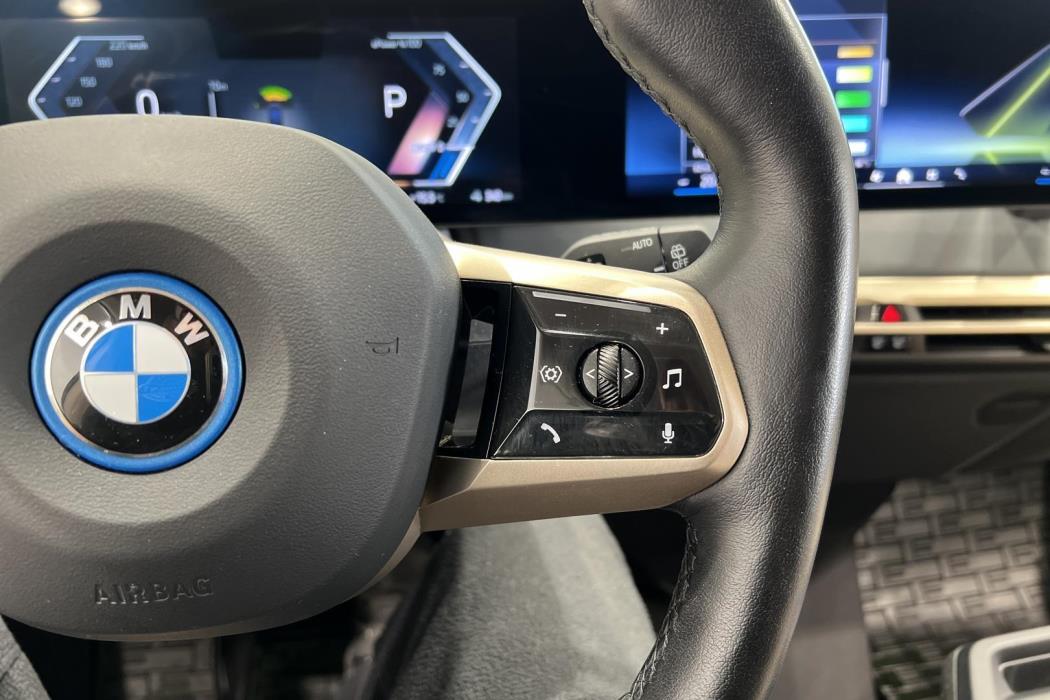 BMW IX 2023