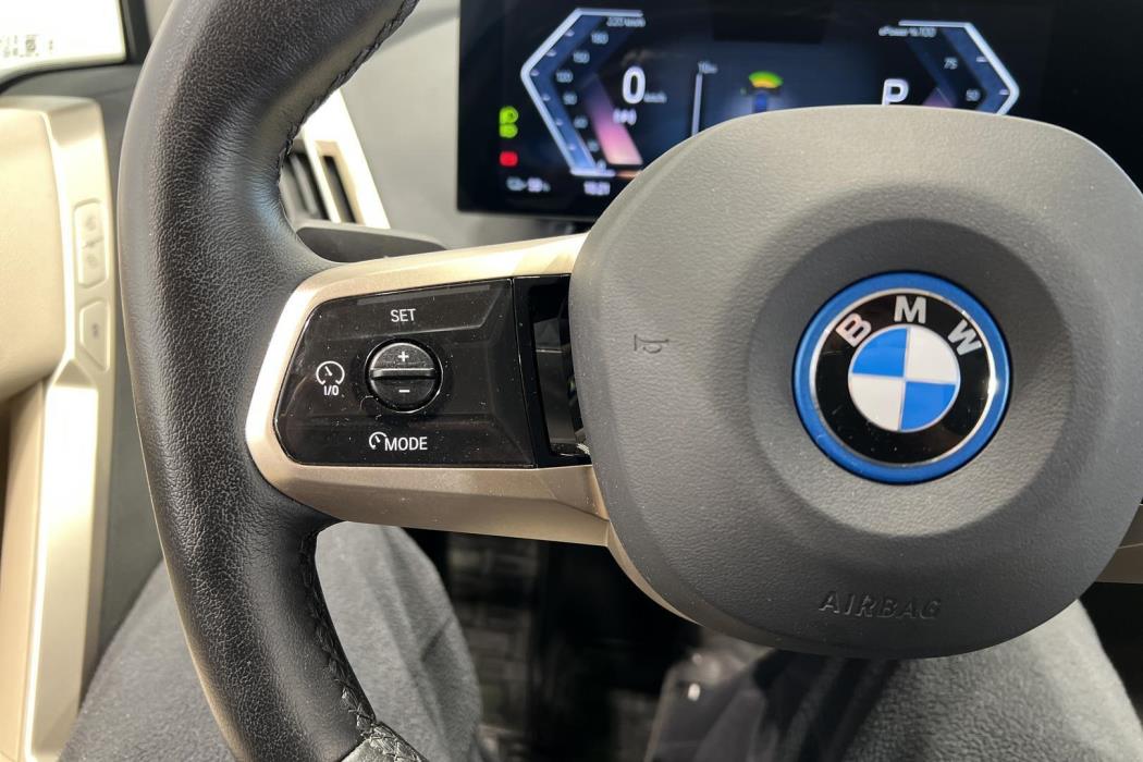 BMW IX 2023