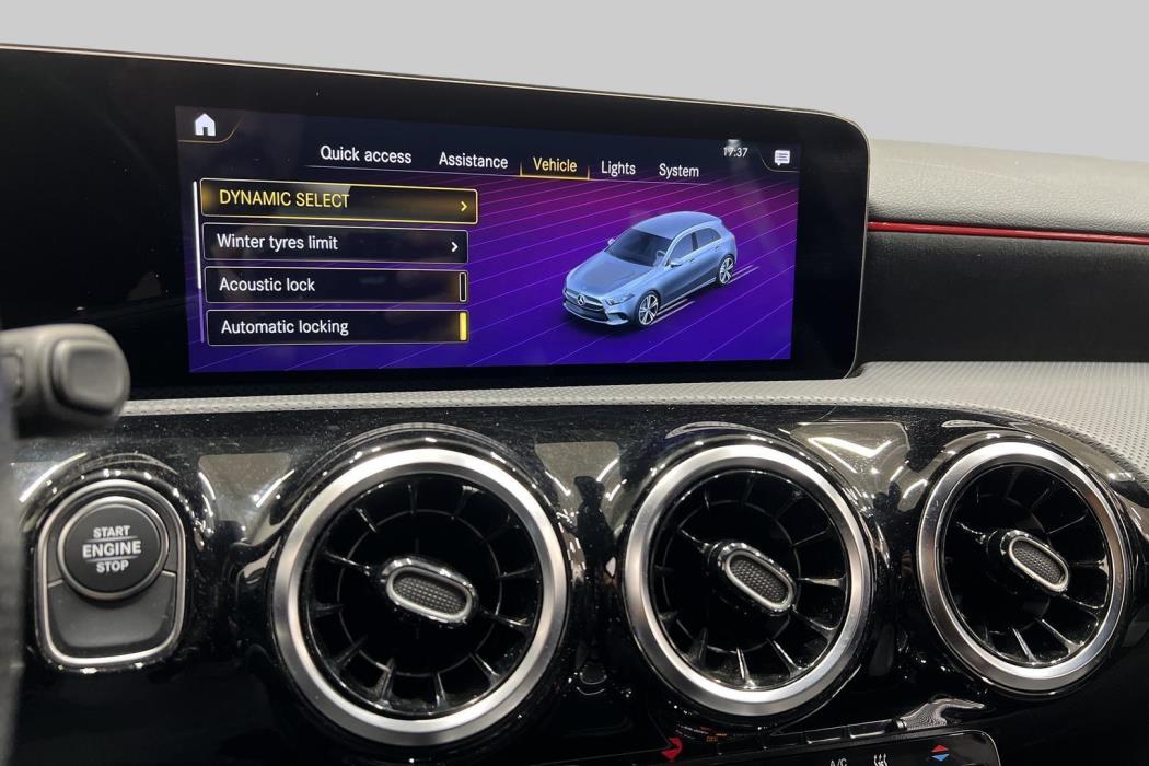 MERCEDES-BENZ A 2021