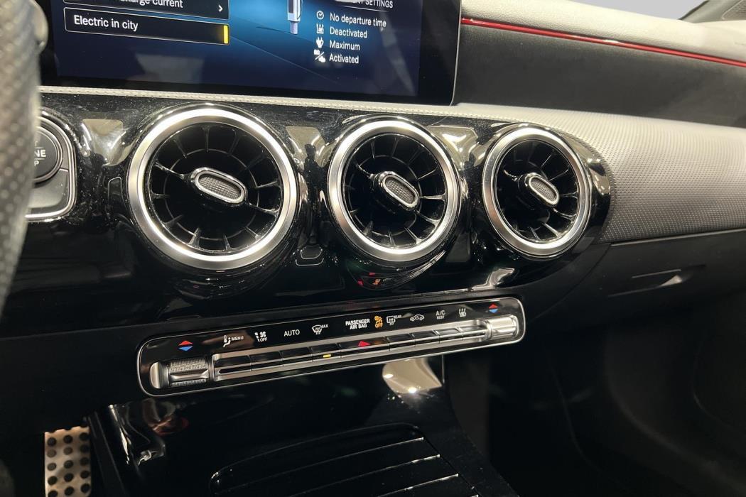 MERCEDES-BENZ A 2021