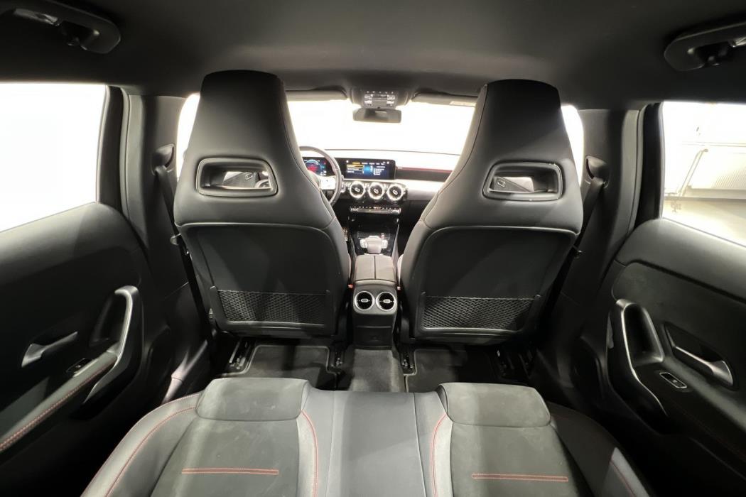 MERCEDES-BENZ A 2021