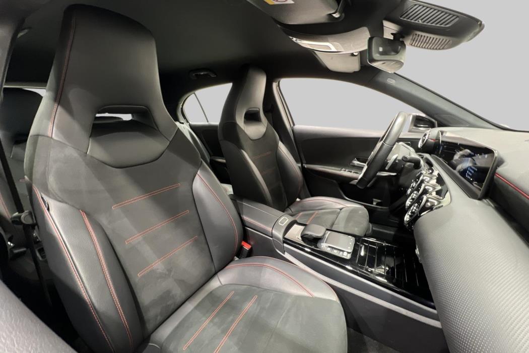 MERCEDES-BENZ A 2021