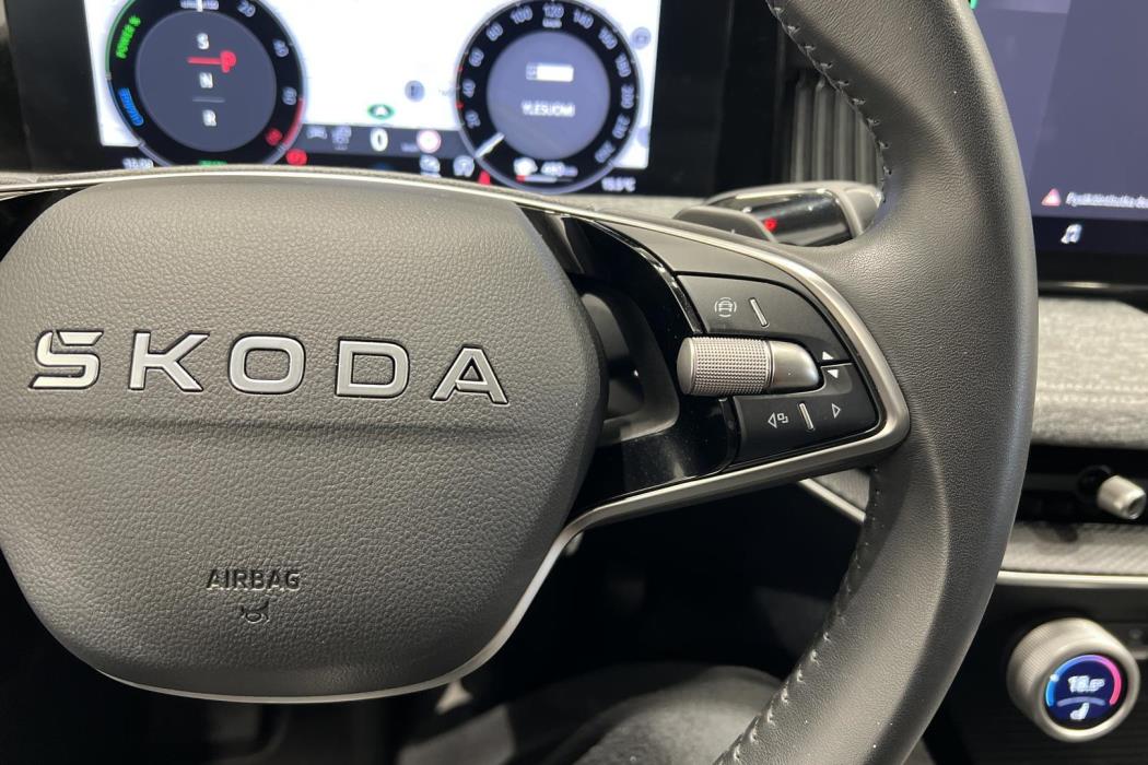SKODA Superb 2025