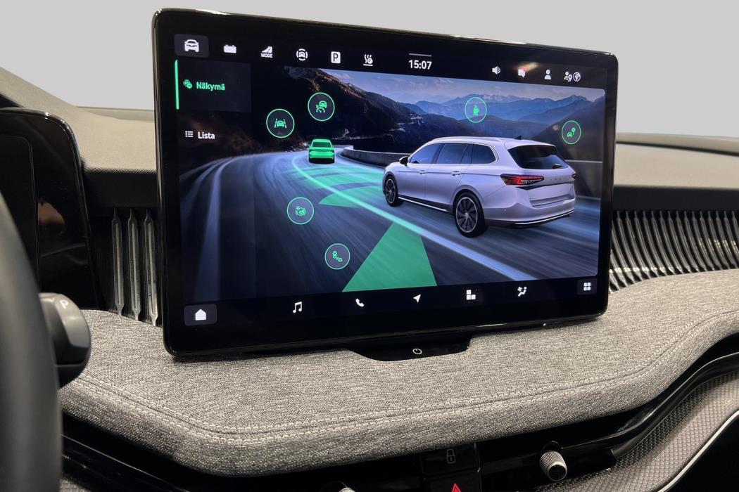 SKODA Superb 2025