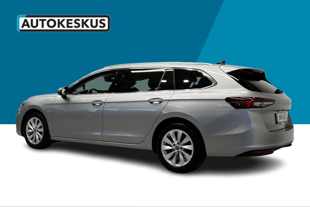 SKODA Superb 2025