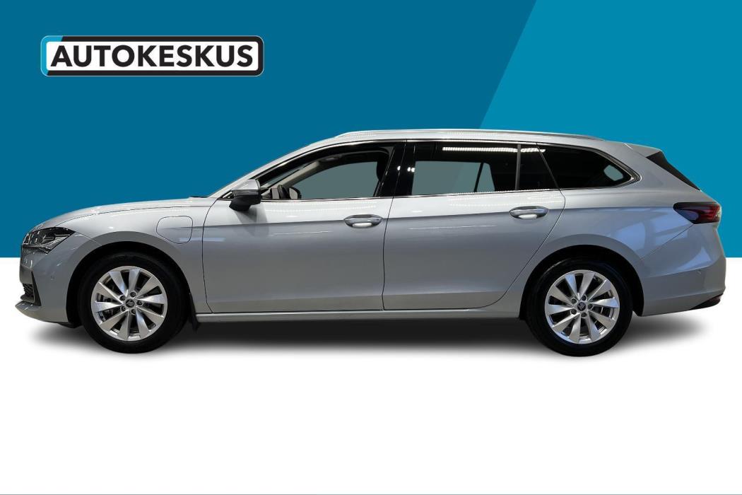 SKODA Superb 2025