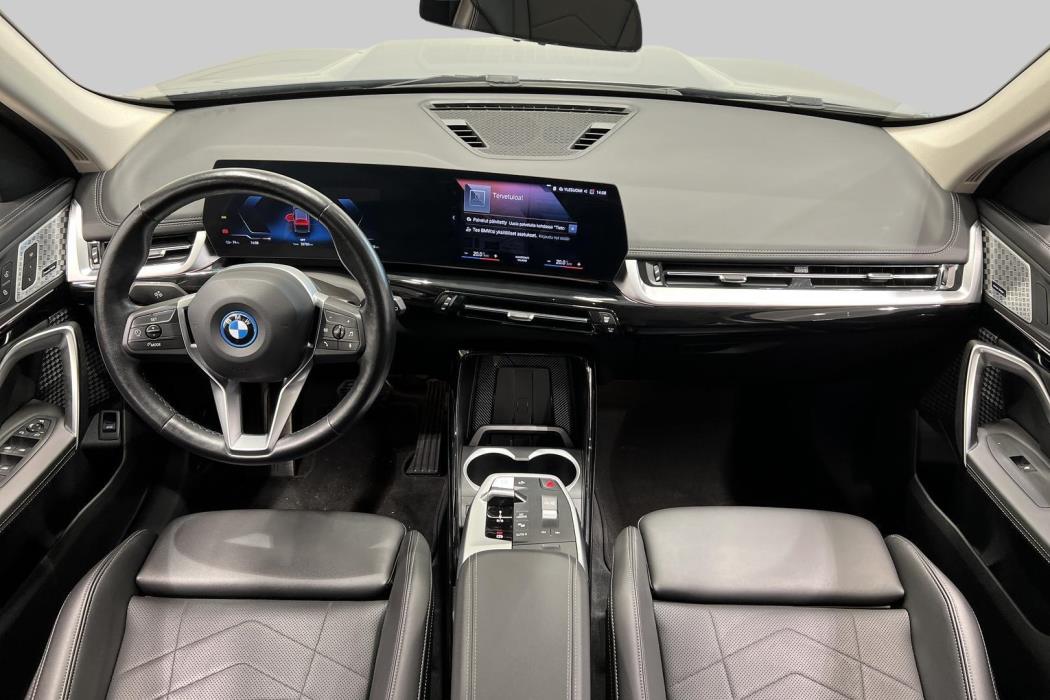 BMW iX1 2024