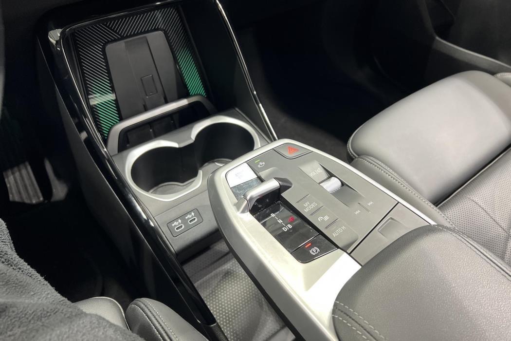 BMW iX1 2024