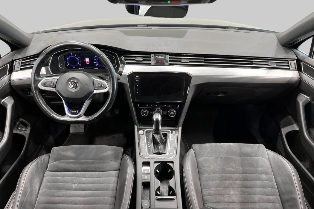 VOLKSWAGEN PASSAT 2020