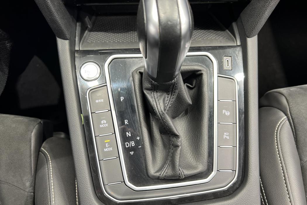 VOLKSWAGEN PASSAT 2020