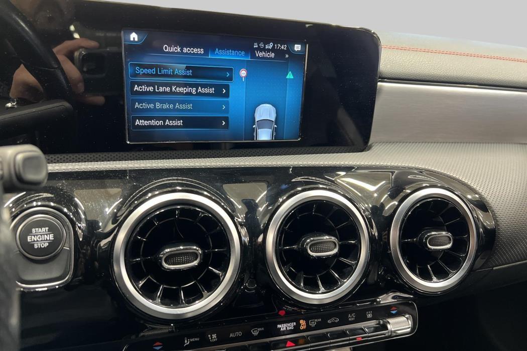 MERCEDES-BENZ CLA 2021