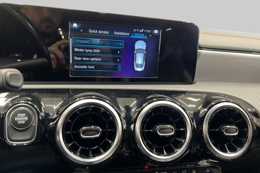 MERCEDES-BENZ CLA 2021