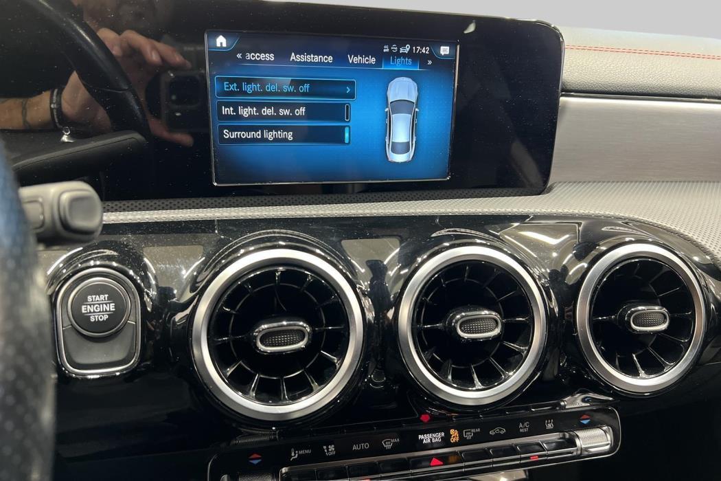 MERCEDES-BENZ CLA 2021
