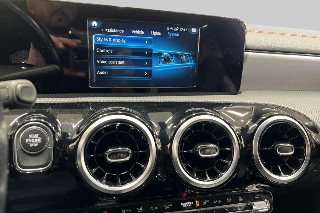 MERCEDES-BENZ CLA 2021