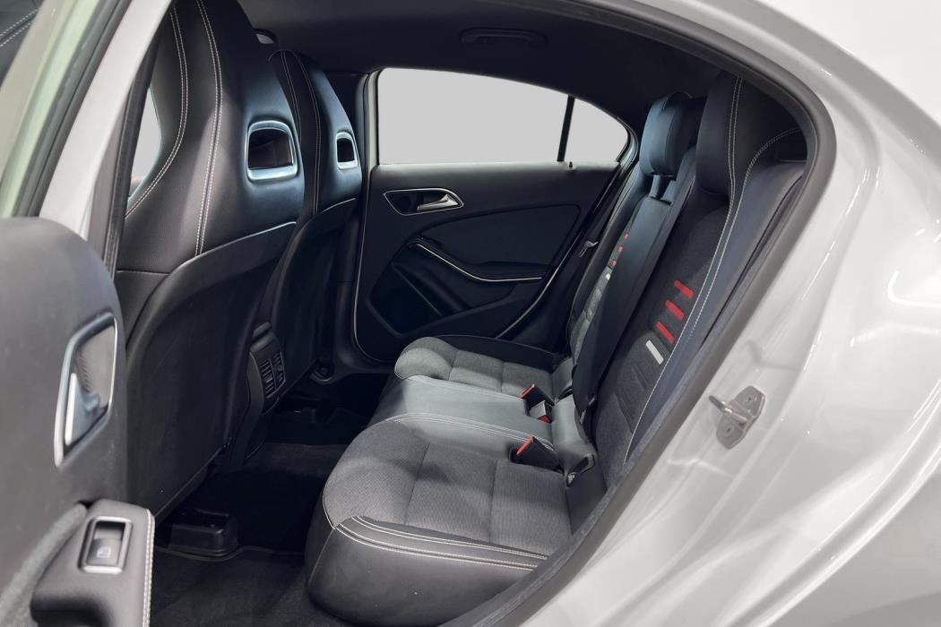 MERCEDES-BENZ A 2018