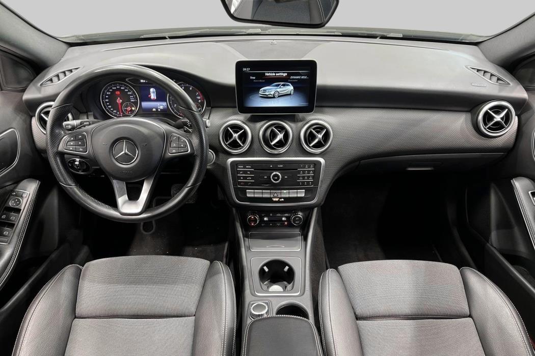 MERCEDES-BENZ A 2018
