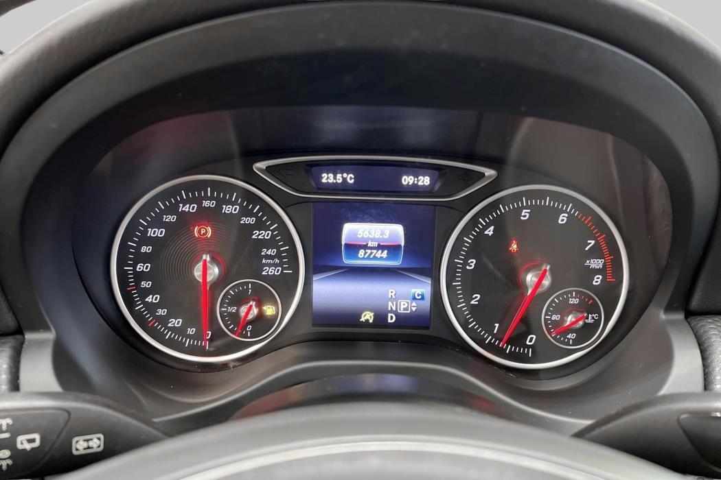 MERCEDES-BENZ A 2018