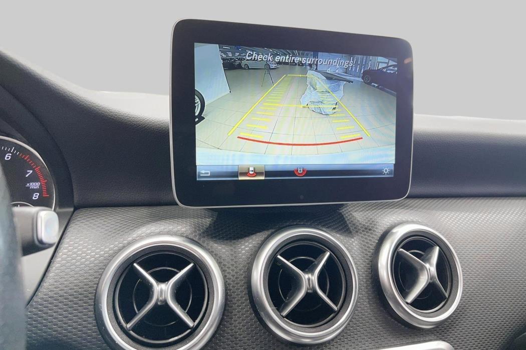 MERCEDES-BENZ A 2018