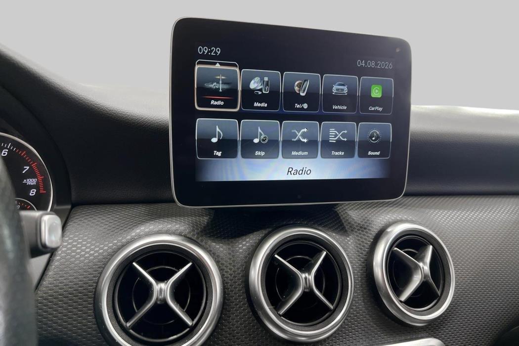 MERCEDES-BENZ A 2018
