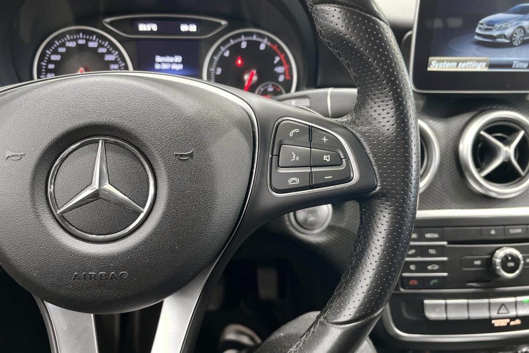 MERCEDES-BENZ A 2018