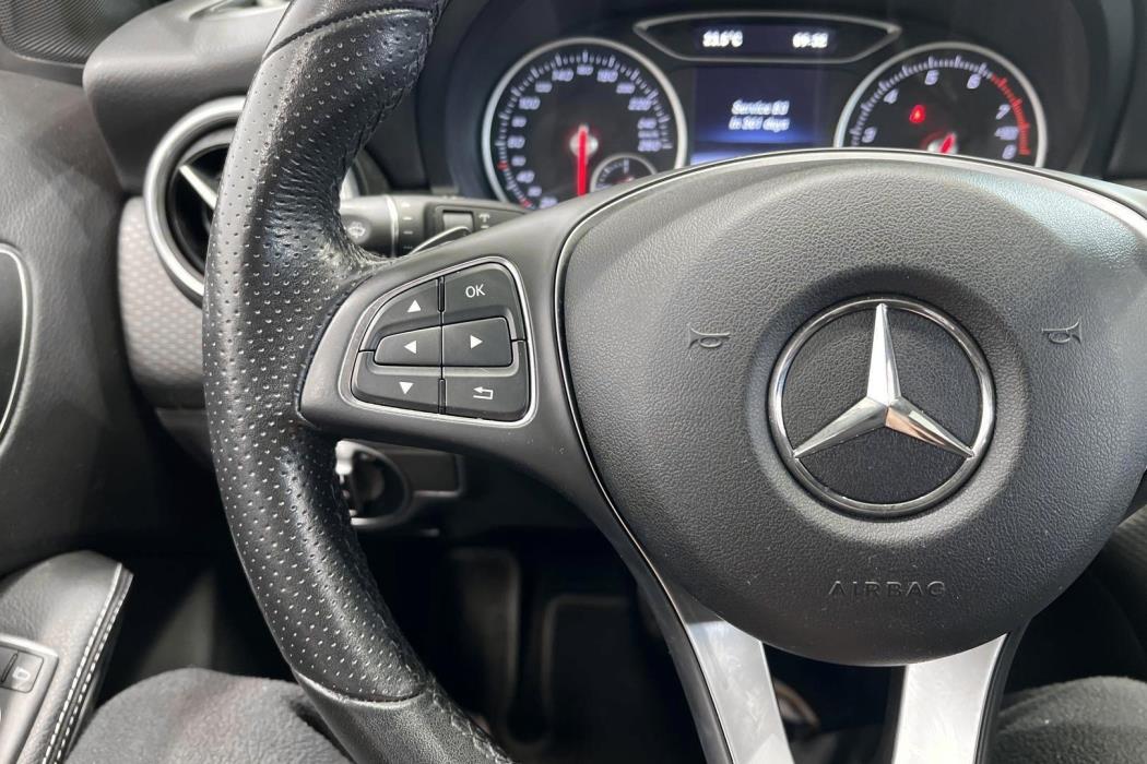 MERCEDES-BENZ A 2018