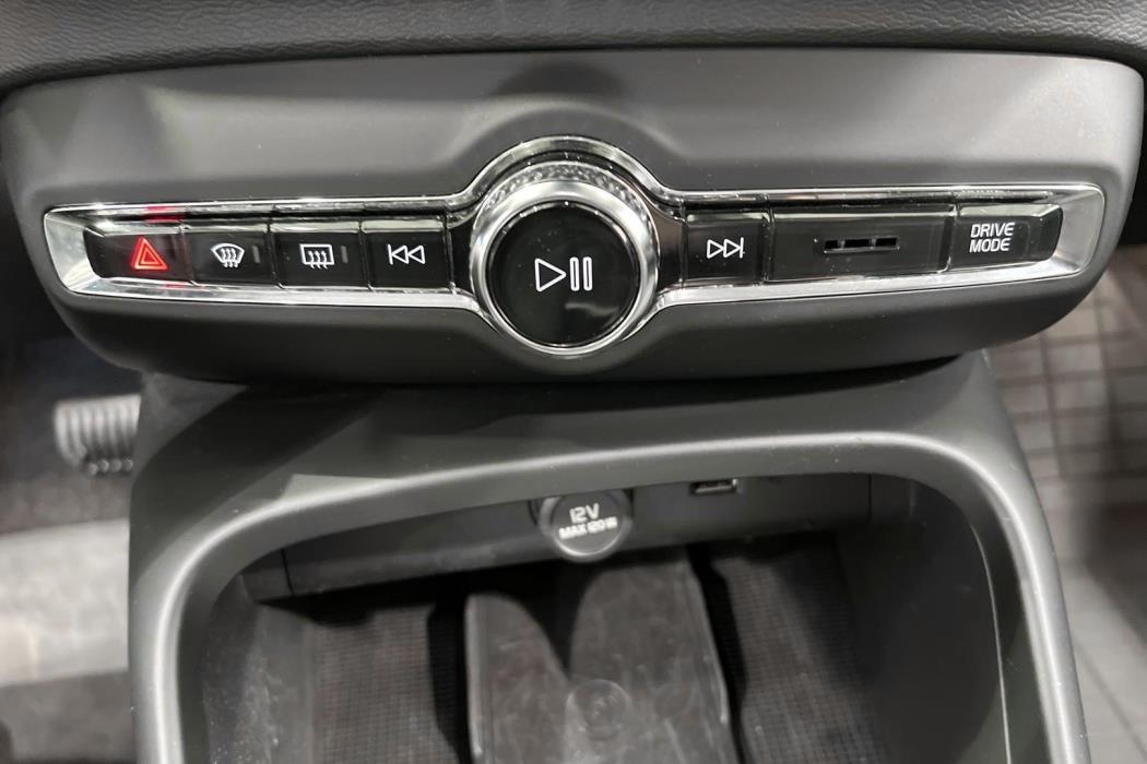 VOLVO XC40 2019