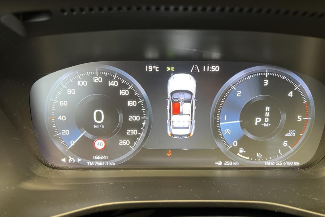 VOLVO XC40 2019