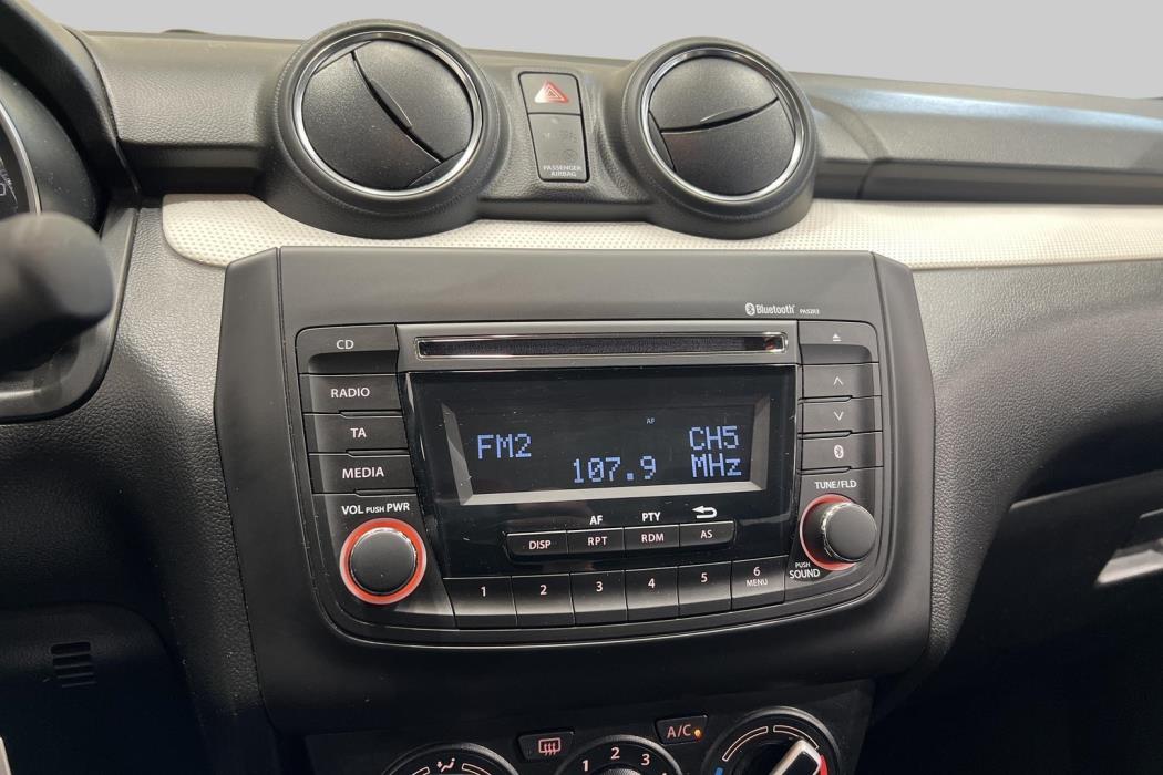 SUZUKI Swift 2021